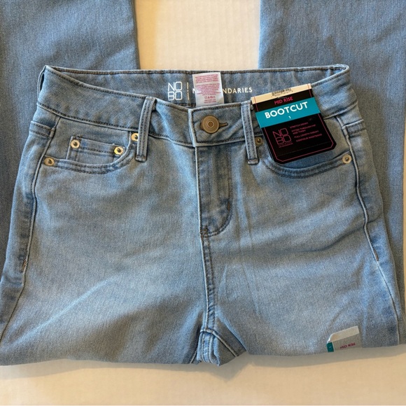 No Boundaries Mid Rise Boot Cut jeans size 1 NWT - Picture 3 of 7